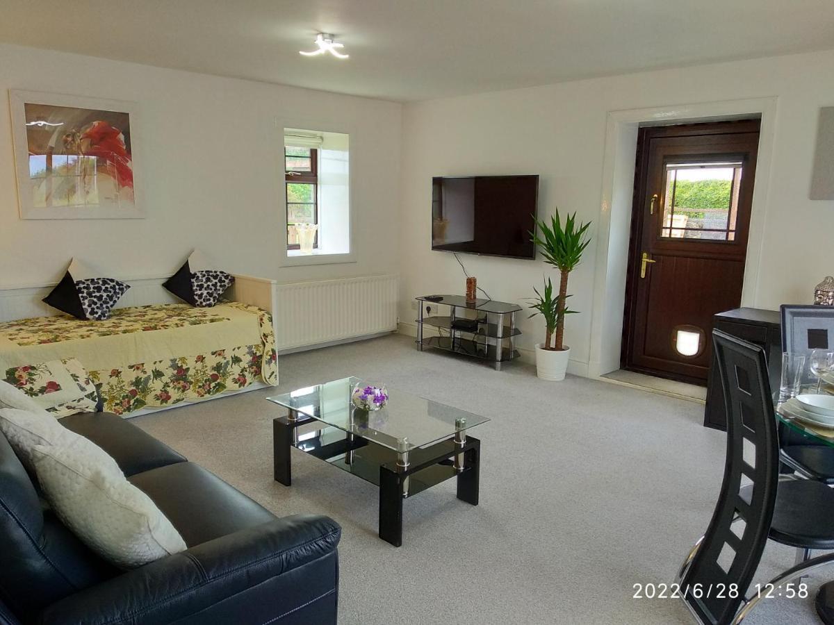 Cottage With Panoramic Views Kirk of Shotts Exterior photo