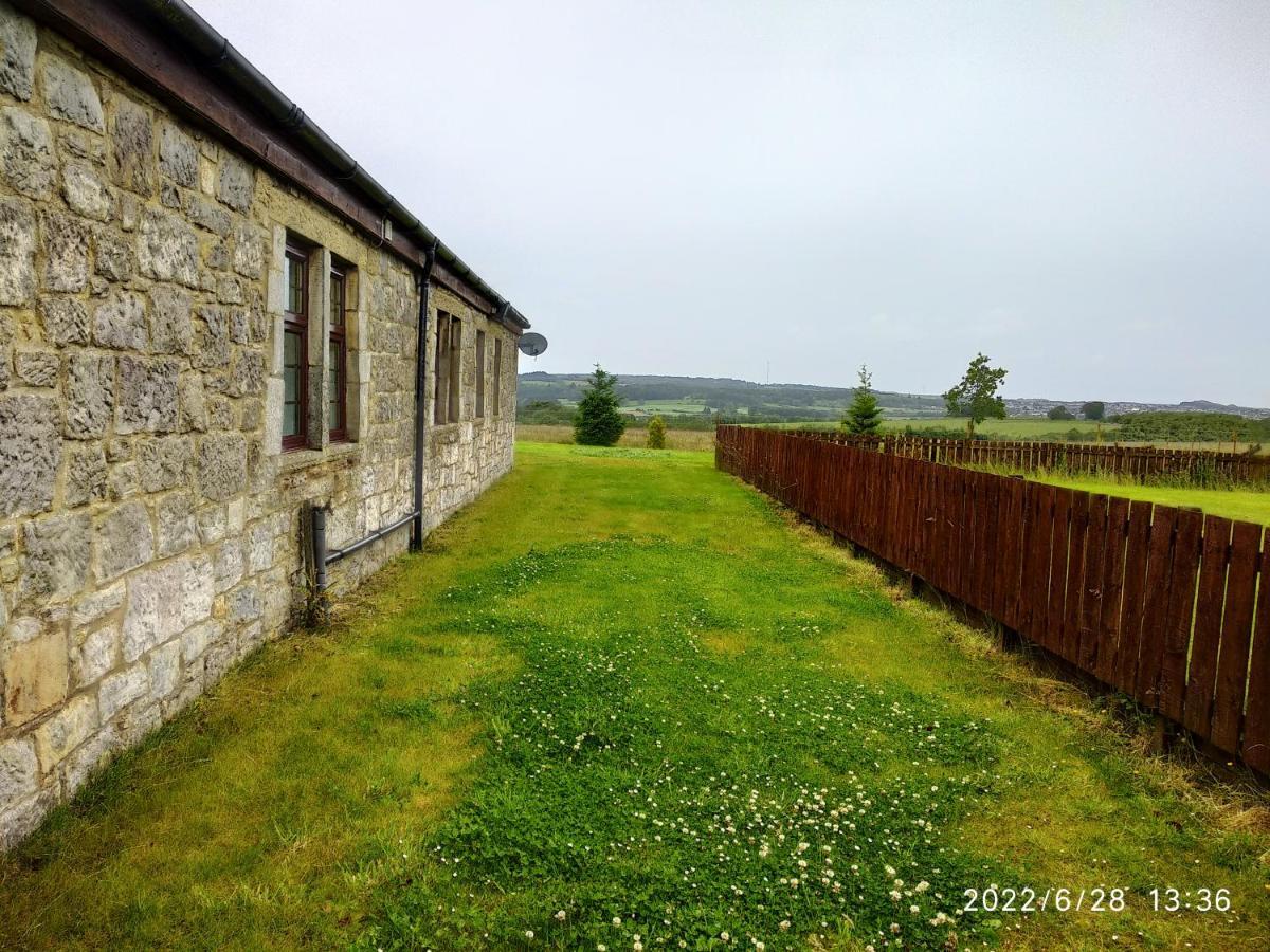 Cottage With Panoramic Views Kirk of Shotts Exterior photo